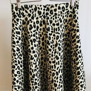 AMANDA + CHELSEA Leopard skirt
